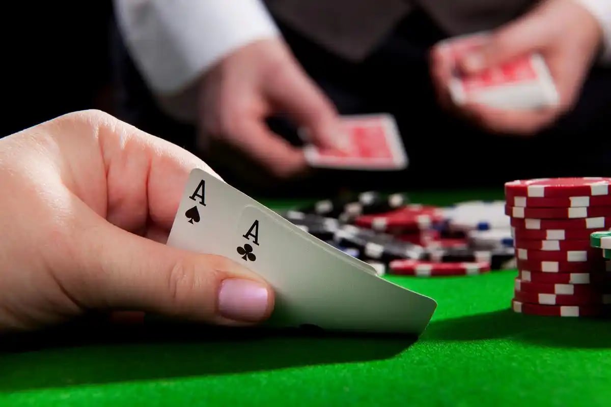 A view of live dealer gameplay in the f999 bd casino interface